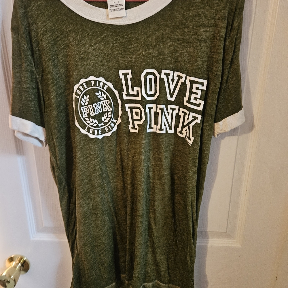 VS Pink t-shirt